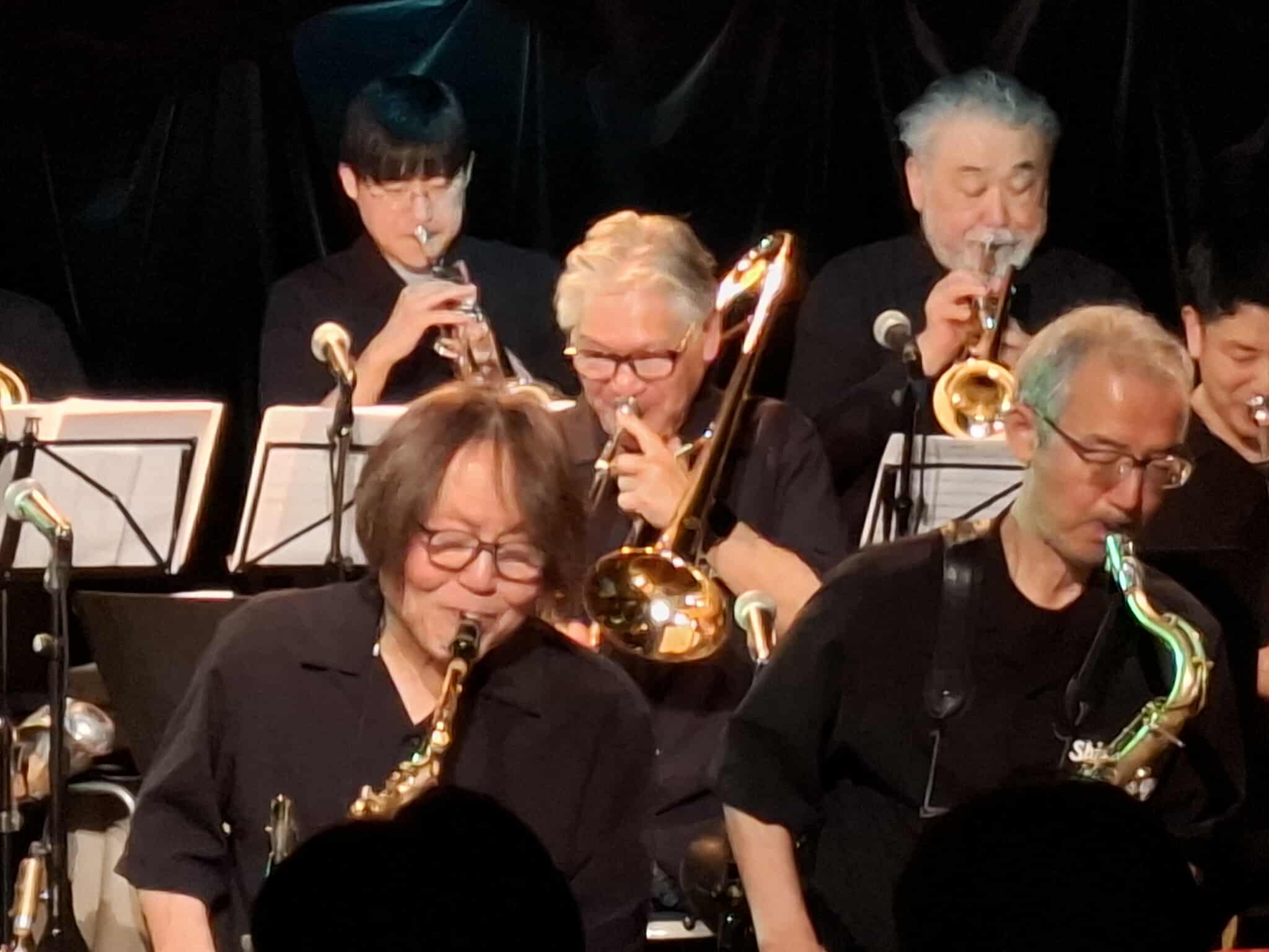 Shiny Stockings Live